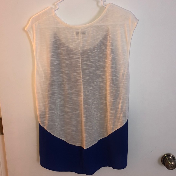 Color block top - Picture 4 of 5